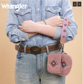 WG263-W077DPK Wrangler Sherpa Embroidered Aztec Dual Pouch Wristlet