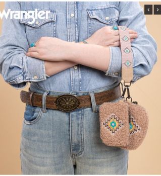 WG263-W077TN Wrangler Sherpa Embroidered Aztec Dual Pouch Wristlet