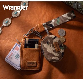 WG286-W0051GN Wrangler Camo Print Dual Pouch Wristlet