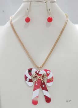 YNE5142GD CANDY CANE LONG NECKLACE 32"